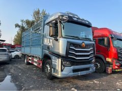 Sinotruk HOWO Max 290 hp 4X2 6.75 m - photo 3