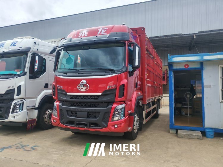 Dongfeng Liuzhou Chenglong H5 320 hp 4X2 6.8 m - грузовик из Китая