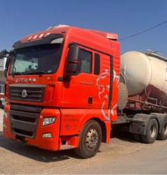 Sinotruk Sitrak C7H 440 hp 6X4 - photo 1