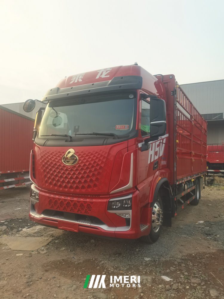 2026 Dongfeng Liuzhou Chenglong H5V 350 hp 4X2 6.8 m