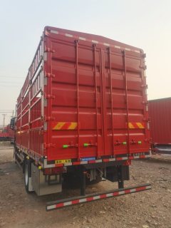 Dongfeng Liuzhou Chenglong H5V 350 hp 4X2 6.8 m - photo 10