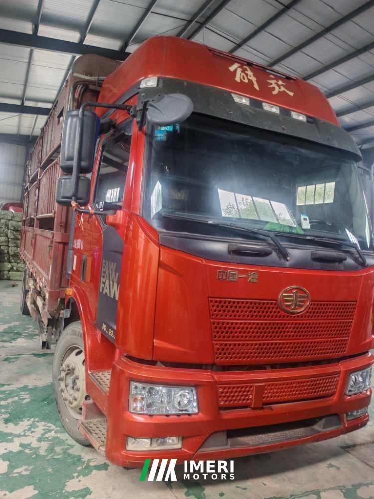 2020 FAW Jiefang J6L 220 hp 4X2 6.75 m
