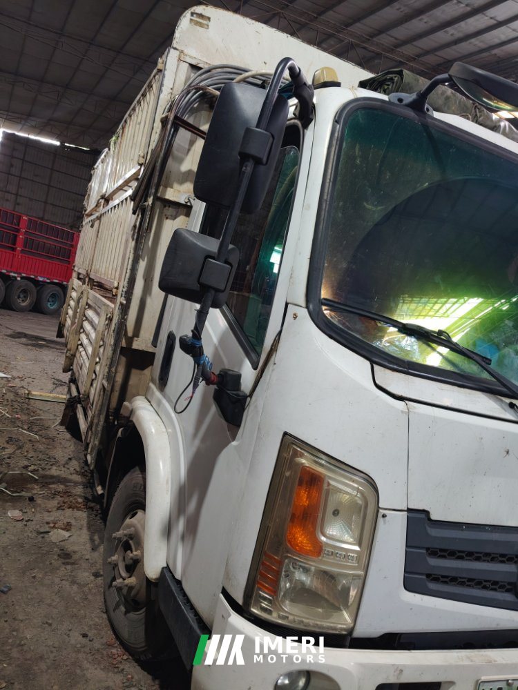 Dongfeng Huashen HV3D 156 hp 4X2 4.2 m - truck from China