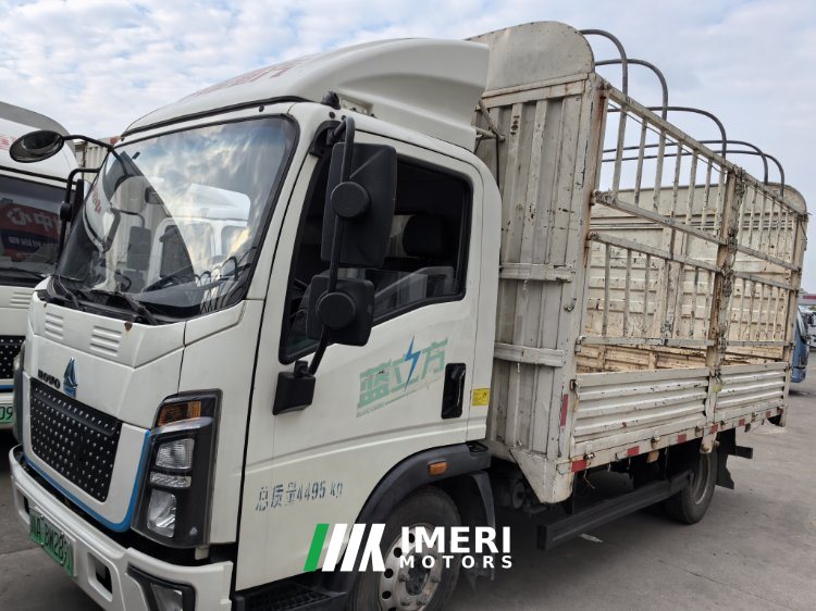 SINOTRUK HOWO Light Duty Truck Hanjiang 4.15 m - truck from China