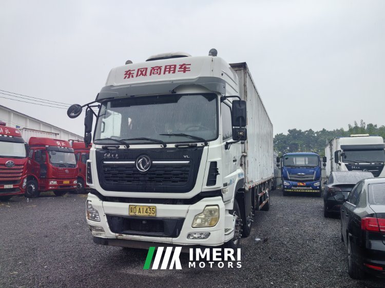 Dongfeng Tianlong VL 292 hp 6X2 9.6 m - truck from China