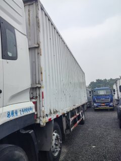 Dongfeng Tianlong VL 292 hp 6X2 9.6 m - photo 7