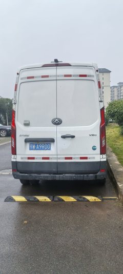 Maxus V90 177 hp 4X2 3.6 m - фото 5