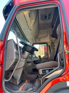 Dongfeng Liuzhou Chenglong H7 460 hp 6X4 - photo 4