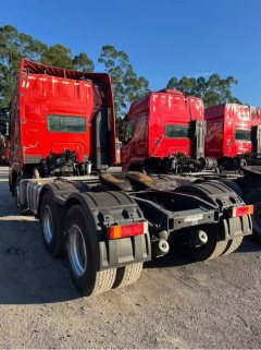 Dongfeng Liuzhou Chenglong H7 460 hp 6X4 - photo 9
