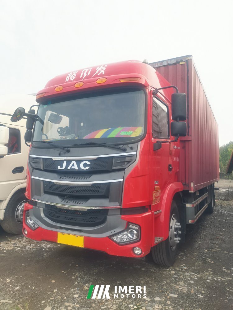 JAC Gallop Gelfa A5 220 hp 4X2 7.8 m - truck from China