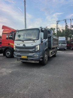 Dongfeng Huashen T3 180 hp 4X2 3.8 m - photo 1