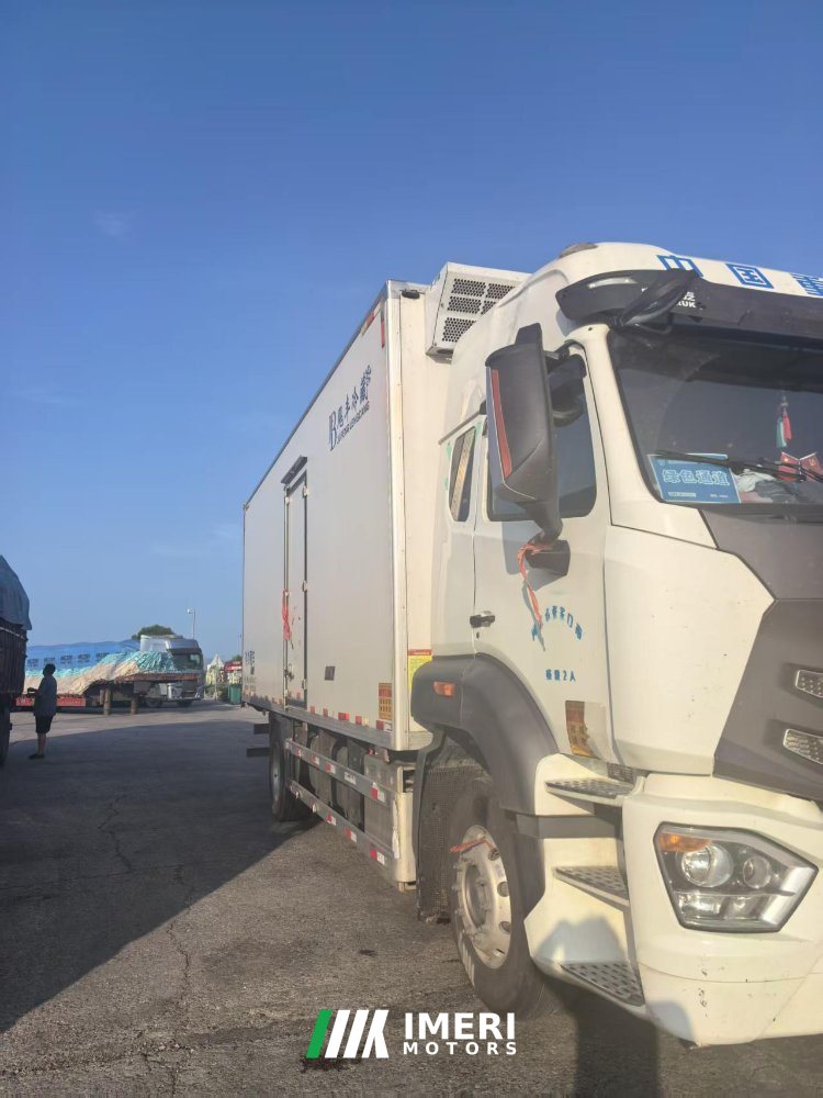 2022 Sinotruk HOWO T5G 251 hp 4X2 6.8 m
