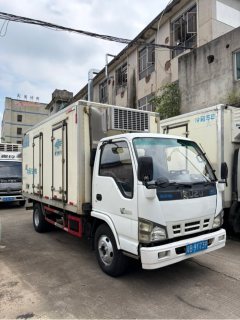 Qingling Isuzu 600P 130 hp 4X2 4.1 m - ფოტო 1