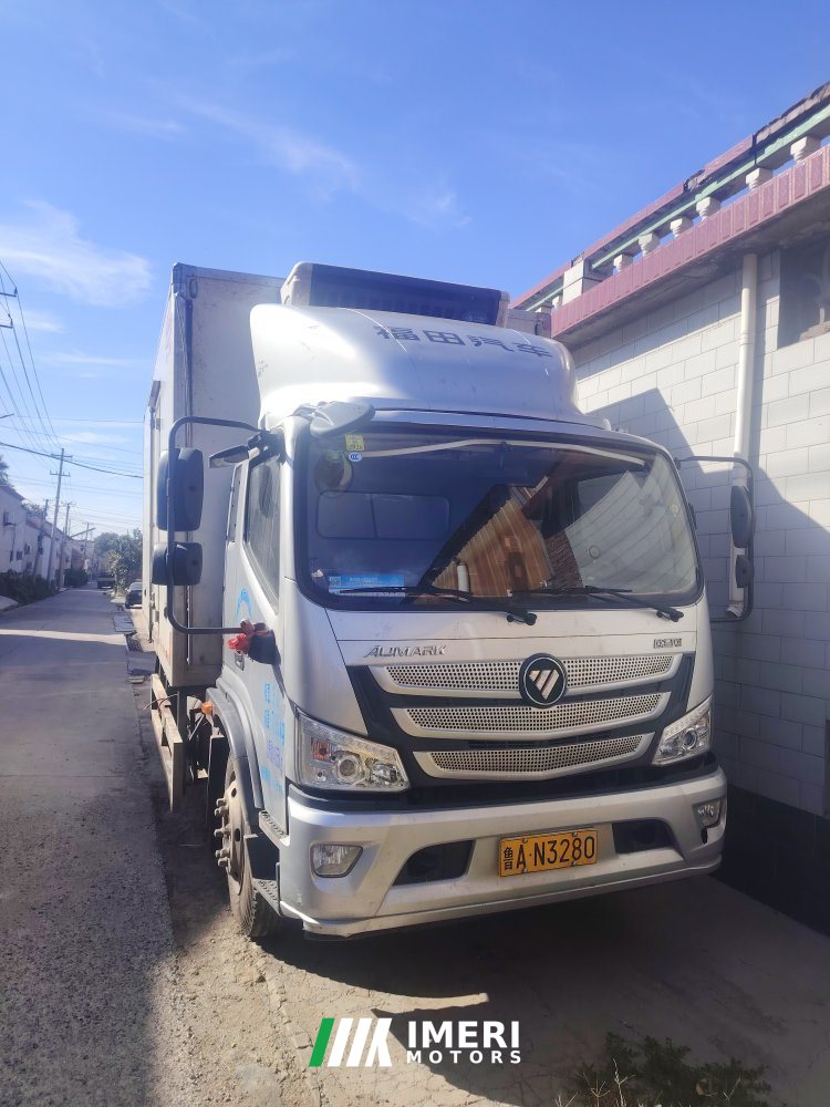 Foton Aumark S3 190 hp 4X2 5.2 m - truck from China