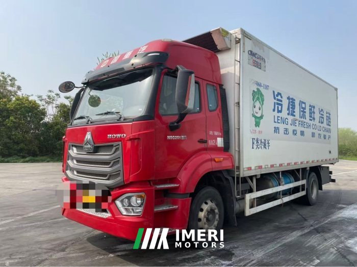 Sinotruk HOWO TS5 250 hp 4X2 6.75 m - truck from China
