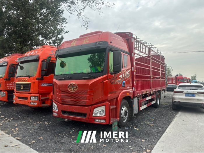 FAW Jiefang JH6 320 hp 4X2 6.75 m - truck from China