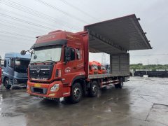 Dongfeng Tianlong 270 hp 6X2 9.6 m - photo 4