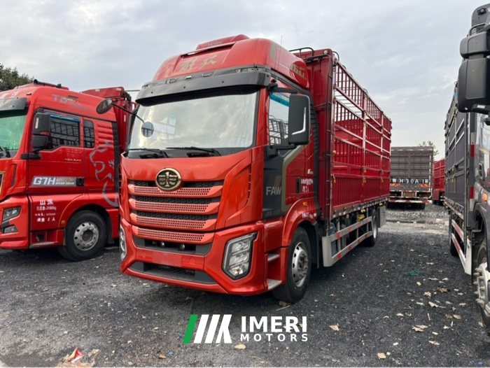 2025 FAW Jiefang J6G 320 hp 4X2 6.75 m