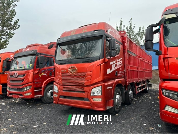 2021 FAW Jiefang JH6 290 hp 6X2 9.4 m
