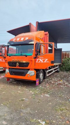 Sinotruk HOWO TX7 290 hp 4X2 9.52 m - photo 1