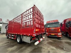 Sinotruk HOWO Max 290 hp 4X2 6.75 m - photo 7