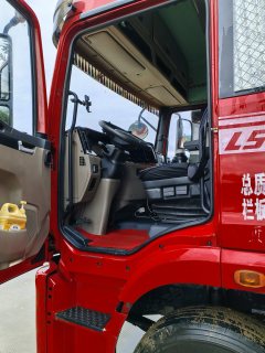 Shacman Delong L5000 270 hp 4X2 - photo 2