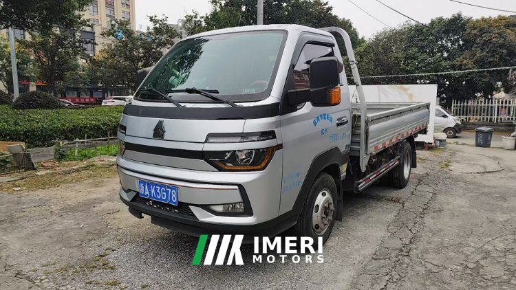 SINOTRUK HOWO Light Duty Truck 130 hp 4X2 3.6 m - truck from China