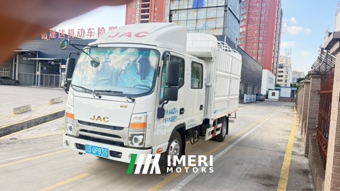 JAC Shuailing Q3 152 hp 4X2 3.3 m - truck from China