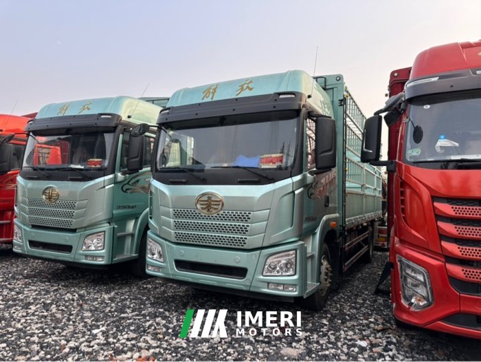 FAW Jiefang JH6 350 hp 4X2 6.7 m - truck from China