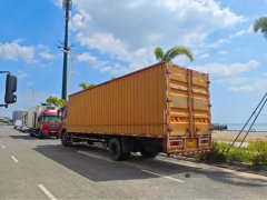 Dongfeng Liuzhou Chenglong H5 220 hp 4X2 9.6 m - ფოტო 4