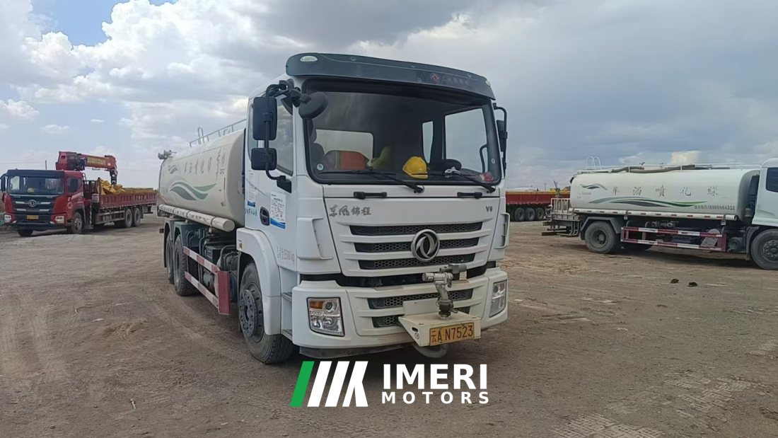 Dongfeng Chassis 270 hp 8X2 8 m - грузовик из Китая