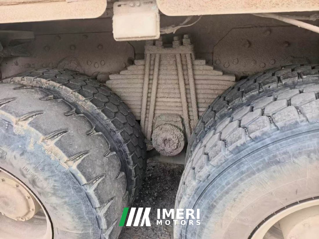 Foton Auman Kunlun 520 hp 8X4 8 m - truck from China