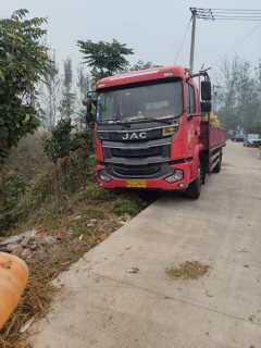 JAC Gallop Gelfa A5 252 hp 4X2 6.8 m - photo 2