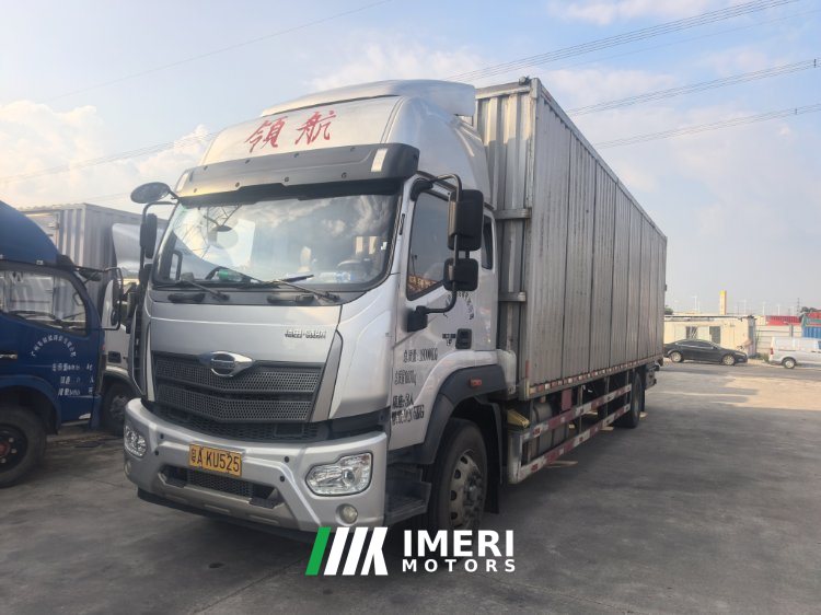 Foton Ourhang R Series 220 hp 4X2 9.78 m - truck from China