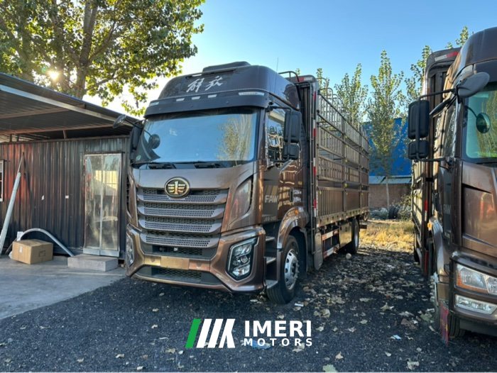 FAW Jiefang J6G 280 hp 4X2 6.75 m - truck from China