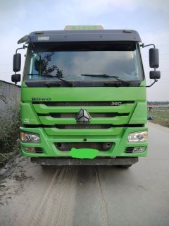 Hongchang Tianma Sinotruk Chassis 380 hp 6X4 5.6 m - photo 3