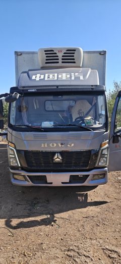 SINOTRUK HOWO Light Duty Truck Commander 160 hp 4X2 4.2 m - photo 1