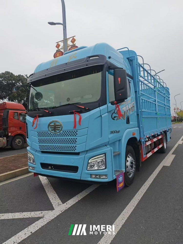 2025 FAW Jiefang JH6 300 hp 4X2 6.7 m