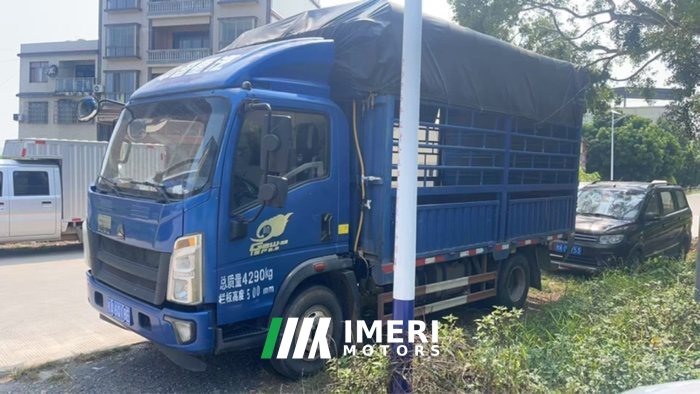 SINOTRUK HOWO Light Duty Truck Royal Faction 130 hp 4X2 4.15 m - truck from China