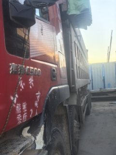 SAIC Hongyan Genlyon 520 hp 8X4 8 m - photo 2