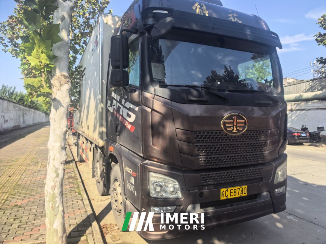 FAW Jiefang JH6 290 hp 4X2 7.7 m - грузовик из Китая