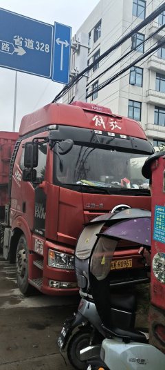 FAW Jiefang J6P 460 hp 6X4 - photo 3