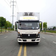 SINOTRUK HOWO Light Duty Truck Commander 210 hp 4X2 4.08 m - photo 2