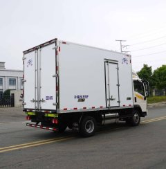 SINOTRUK HOWO Light Duty Truck Commander 210 hp 4X2 4.08 m - photo 7