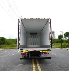 Foton Auman 330 hp 4X2 7.8 m - фото 10