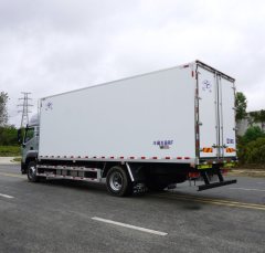 Foton Auman 330 hp 4X2 7.8 m - фото 6