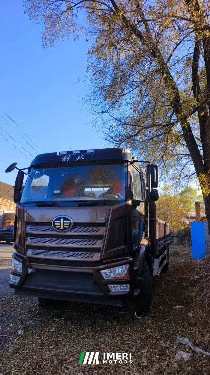 FAW Jiefang J6G 260 hp 6X2 6.8 m - truck from China