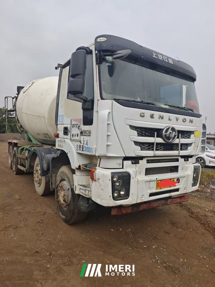 2019 SAIC Hongyan Genlyon 390 hp 8X4