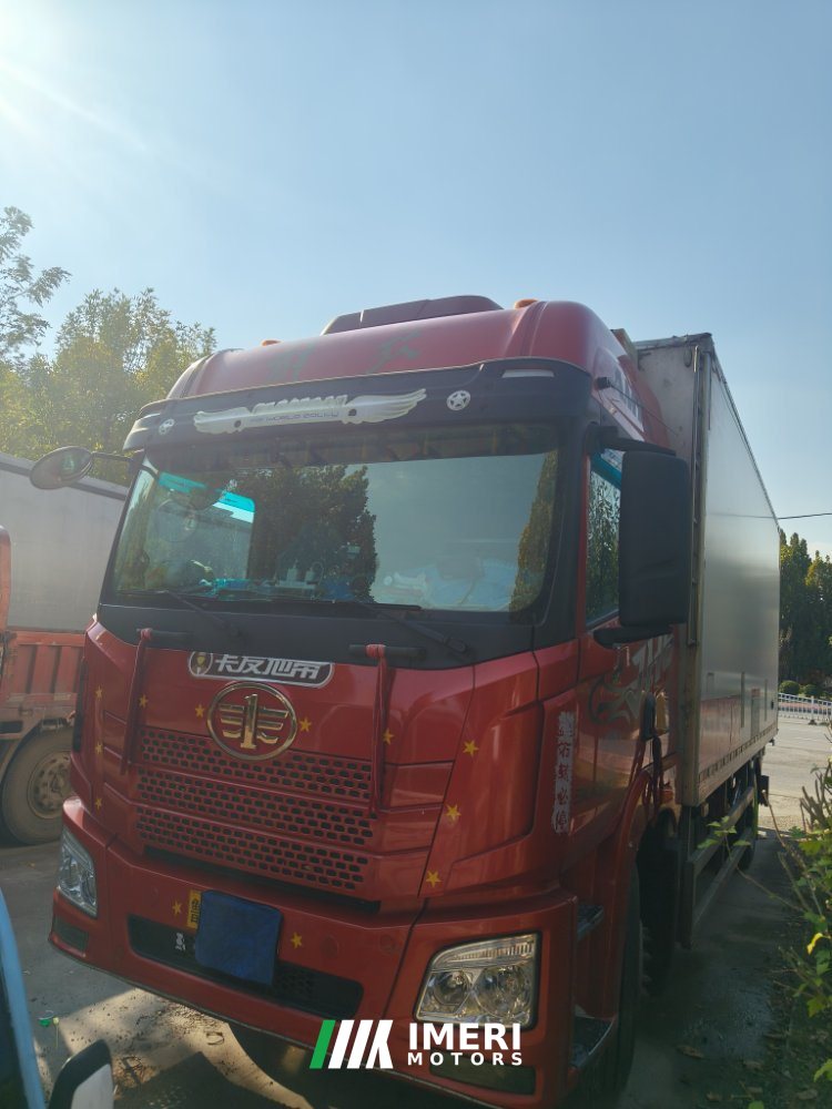 2024 FAW Jiefang JH6 300 hp 6X6 6.8 m
