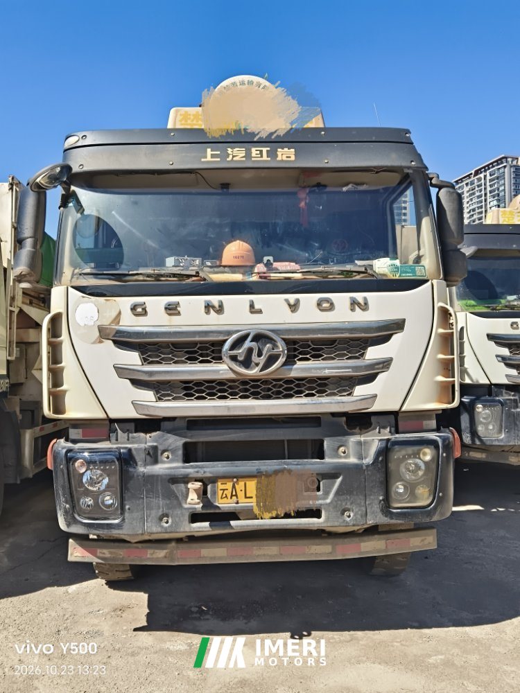 SAIC Hongyan Genlyon 350 hp 8X4 5.4 m - грузовик из Китая
